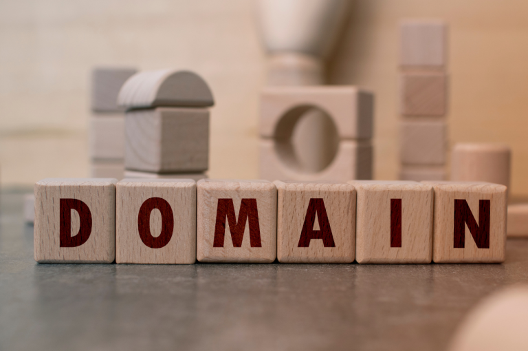 how to choose a domain name